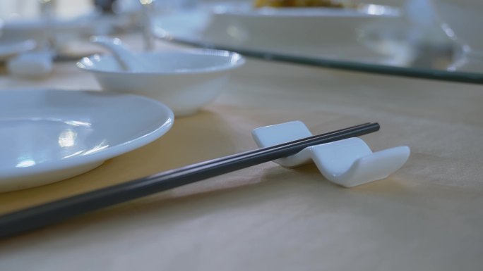 桌上筷子