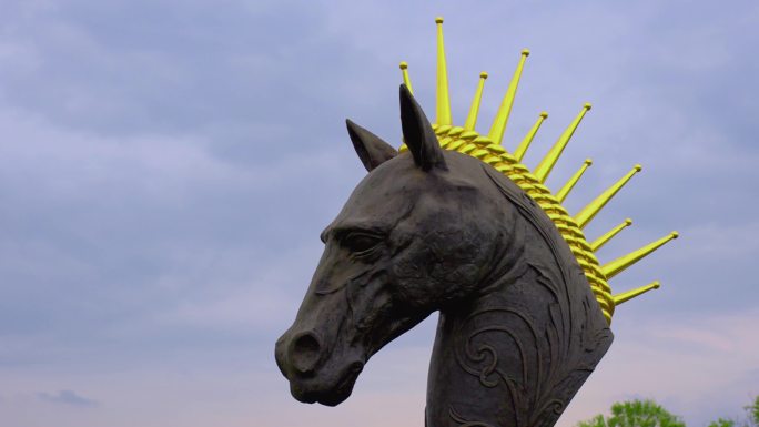 马头艺术雕像