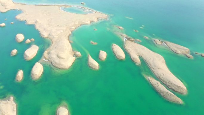 水上雅丹俯拍全景