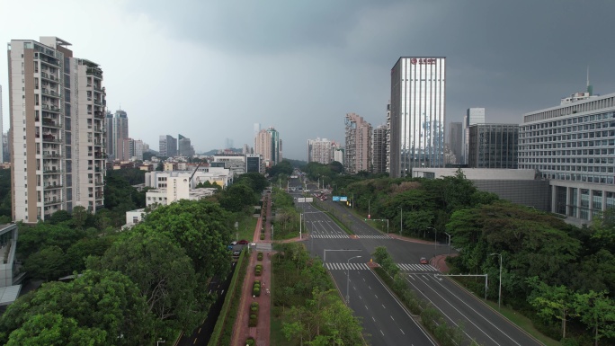 航拍深圳暴雨来临前城市建筑