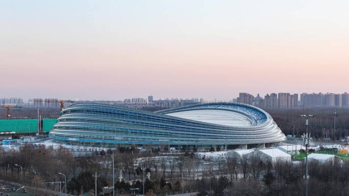 北京冬季奥运会速滑馆日出时刻的光影变幻