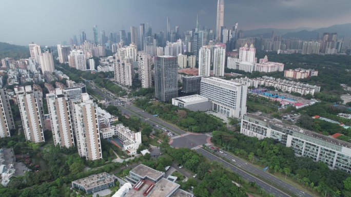 航拍深圳暴雨来临前城市建筑