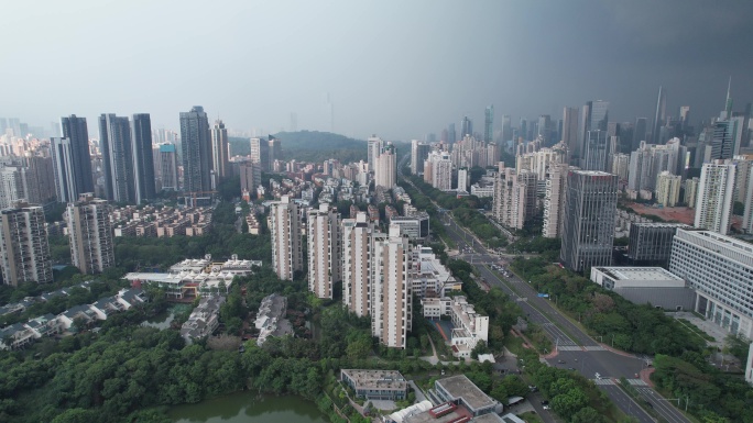 航拍深圳暴雨来临前城市建筑