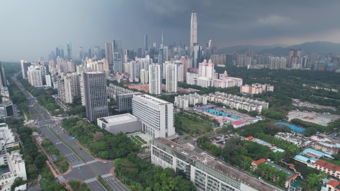 航拍深圳暴雨来临前城市建筑