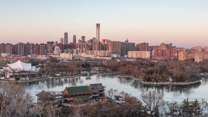 北京龙潭湖公园与国贸中国尊与美丽维纳斯带
