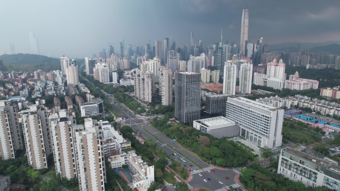 航拍深圳暴雨来临前城市建筑