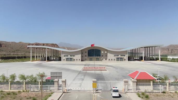 中国新疆图尔尕特口岸航拍1