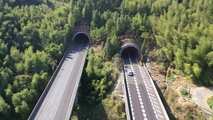 高速公路汽车进出隧道航拍高架桥隧道高速路