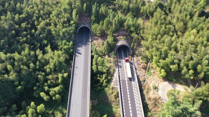 高速公路汽车进出隧道航拍高架桥隧道高速路