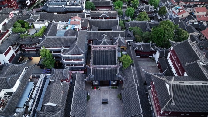 上海豫园城隍庙商城九曲桥清晨日出俯拍航拍