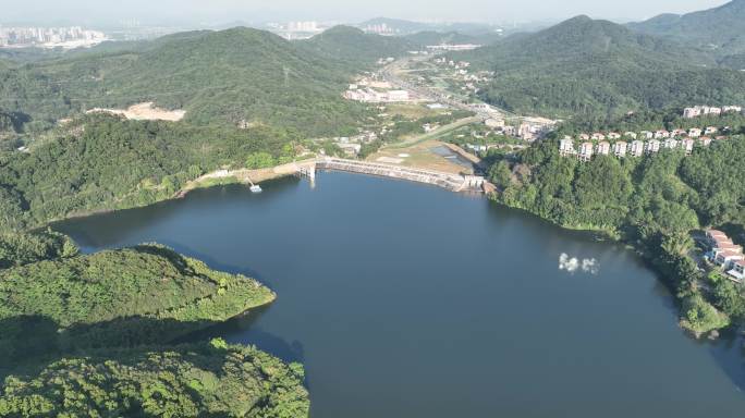 广州黄埔知识城御湖名邸金坑水库全景