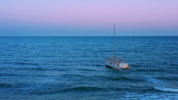 4K海上渔船黄金海岸风景