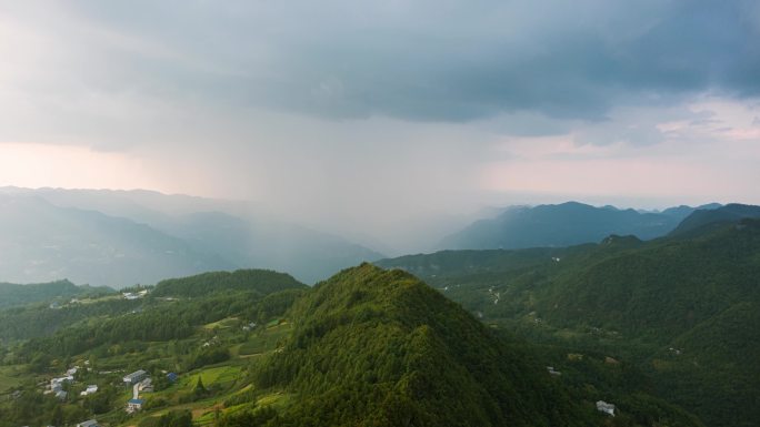 4k航拍山区雨幡现象