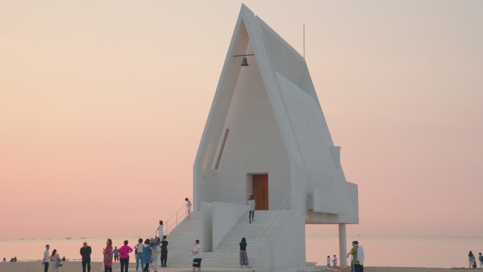 4K夏季阿那亚日出海边风景游客旅游