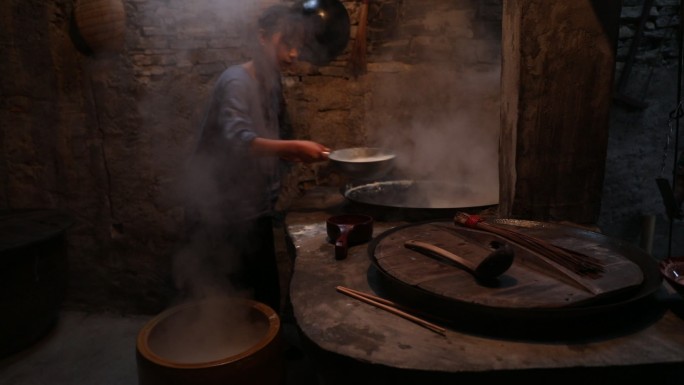 土家传统石磨豆腐泡黄豆打豆腐长阳土家族