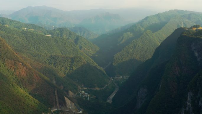 4k航拍恩施鹤峰屏山大峡谷