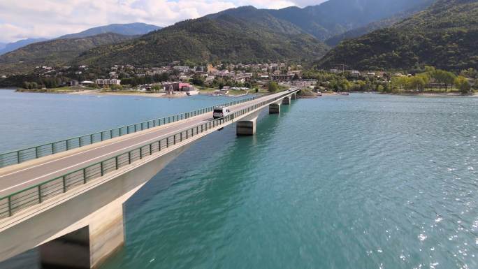 南欧货车旅行无人机剪辑：Savines Bridge，Savines le Lac，法国