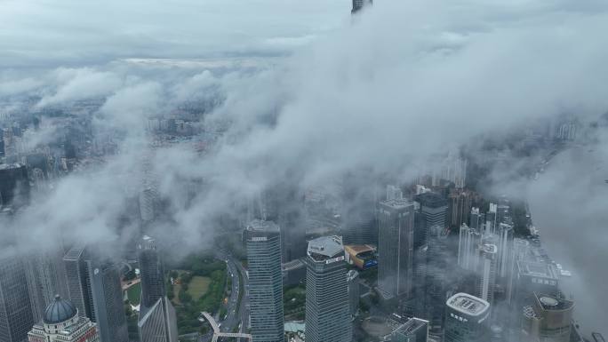 上海4k平流雾低空云层与外滩延时