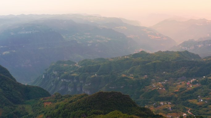 4k航拍山村晚霞