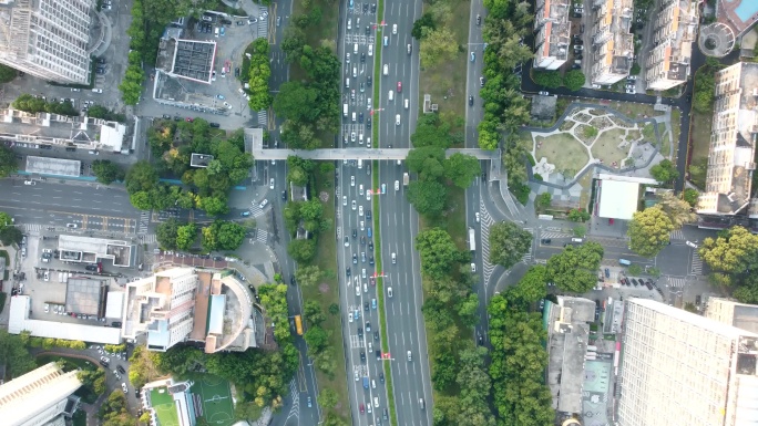 中国深圳密集的房屋和城市道路