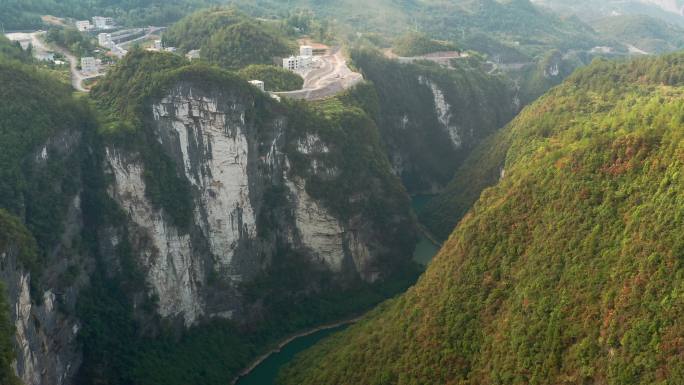 4k航拍恩施鹤峰屏山大峡谷