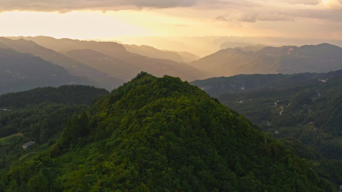 4k航拍山村晚霞