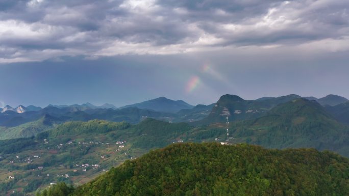 4k航拍高山云景彩虹