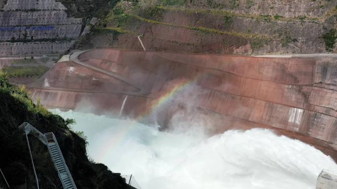 水电泄洪实拍