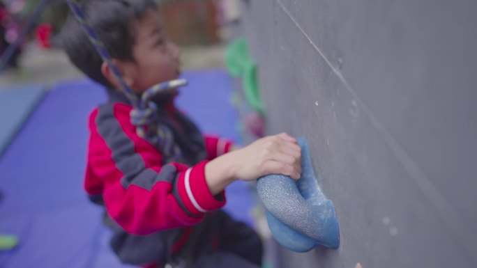 小学生攀岩