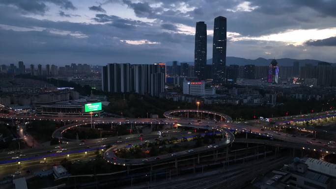 昆明西山区日落夜景