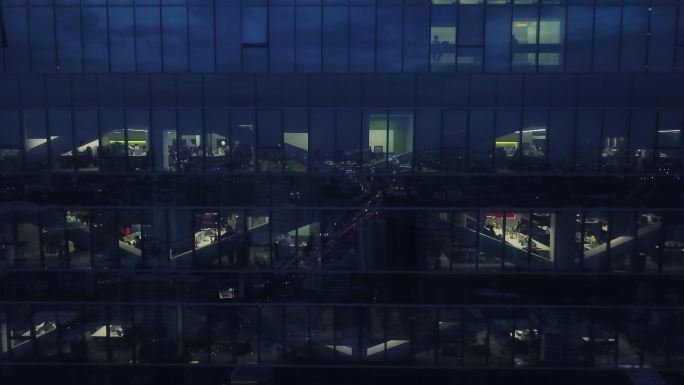 摩天大楼夜景办公窗口