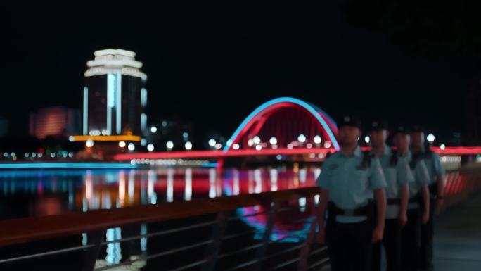 【4K阿莱】公安民警夜间巡逻执勤列队排查