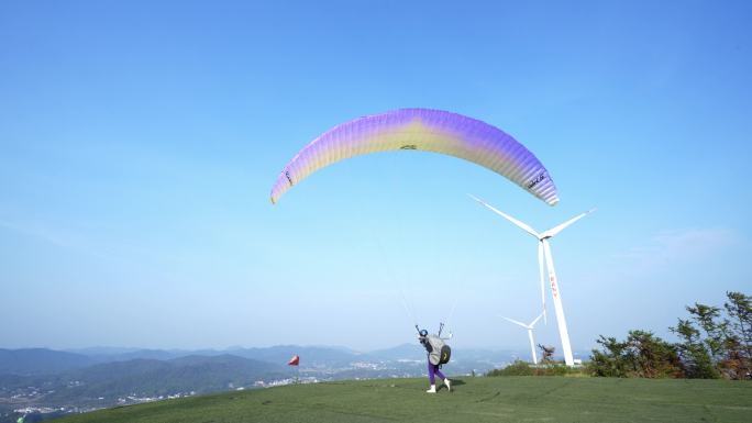 实拍女生玩滑翔伞 极限运动