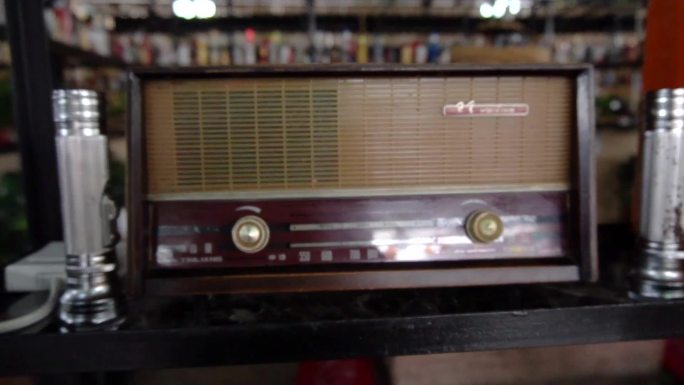 怀旧老收音机