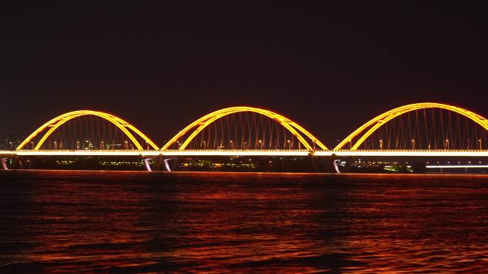 唯美跨江大桥夜景江面水面荡漾