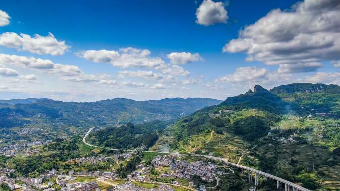 大山村落风光延时