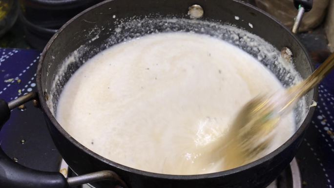 椰果酸辣酱汤自制加工煮牛奶稀饭