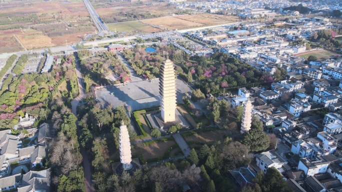 航拍大理崇圣寺三塔著名景点景区