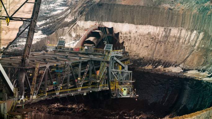 大型斗轮挖掘机采煤
