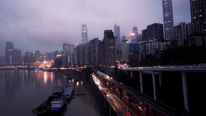 黄昏的城市风景，重庆，中国
