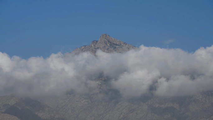 延时拍摄宁夏贺兰山云层