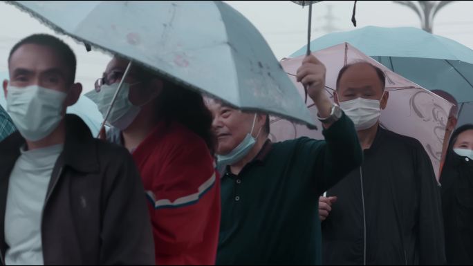 【4K阿莱】社区居民市民冒雨排队查核酸