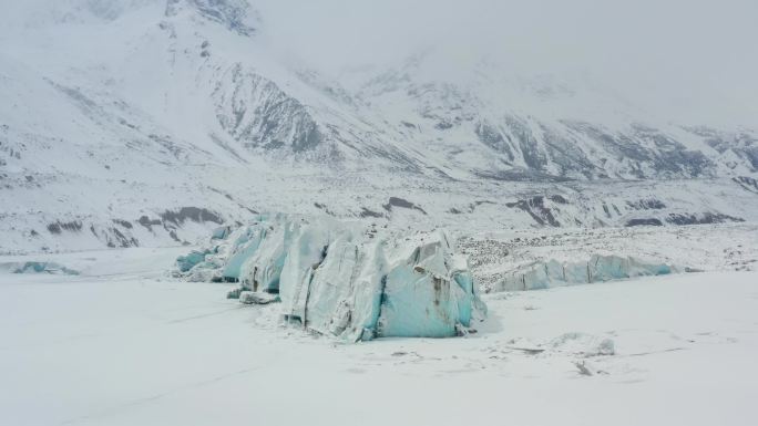 航拍冬天西藏来古冰川蓝冰