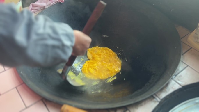 农家锅灶炒鸡蛋