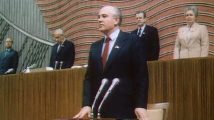 戈尔巴乔夫当选苏联总统