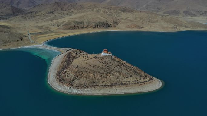 西藏山南羊湖日托寺无人机航拍羊卓雍措