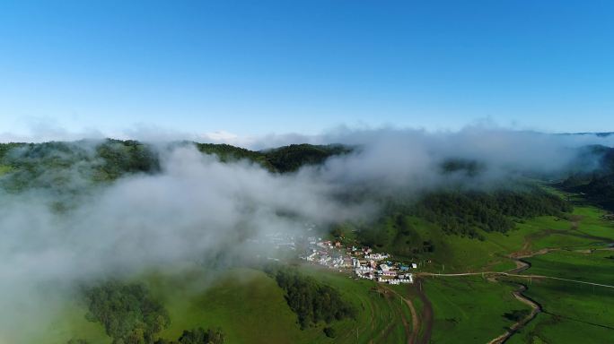 关山草原清晨云海航拍