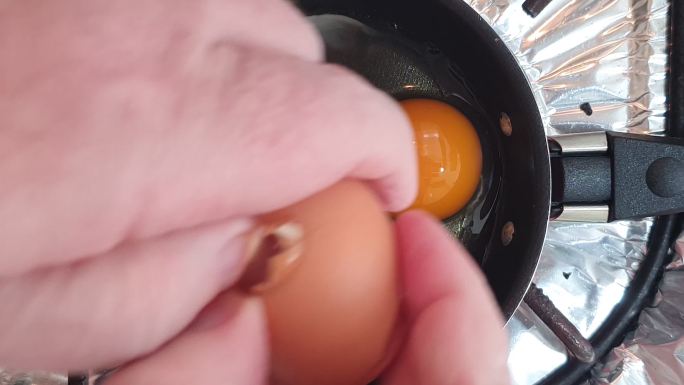 煎两个鸡蛋煎两个鸡蛋煎锅不粘锅