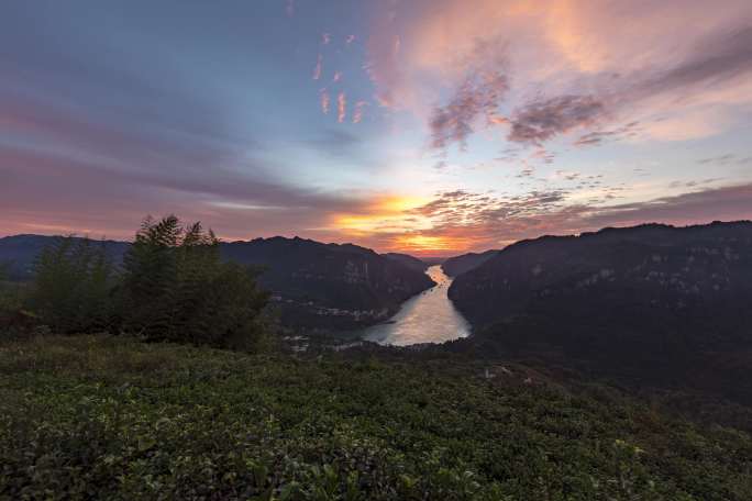 长江三峡明月湾相机日出延时