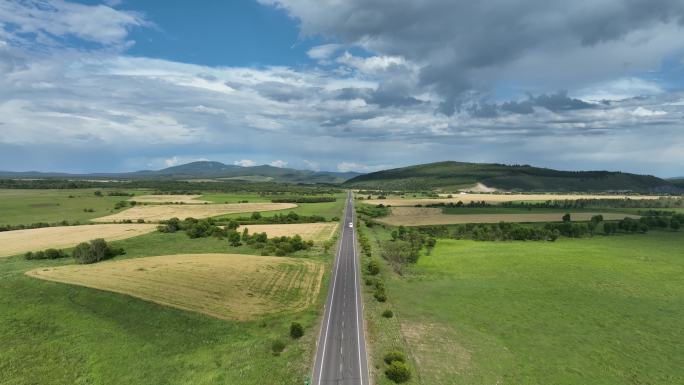 航拍乡野公路风光